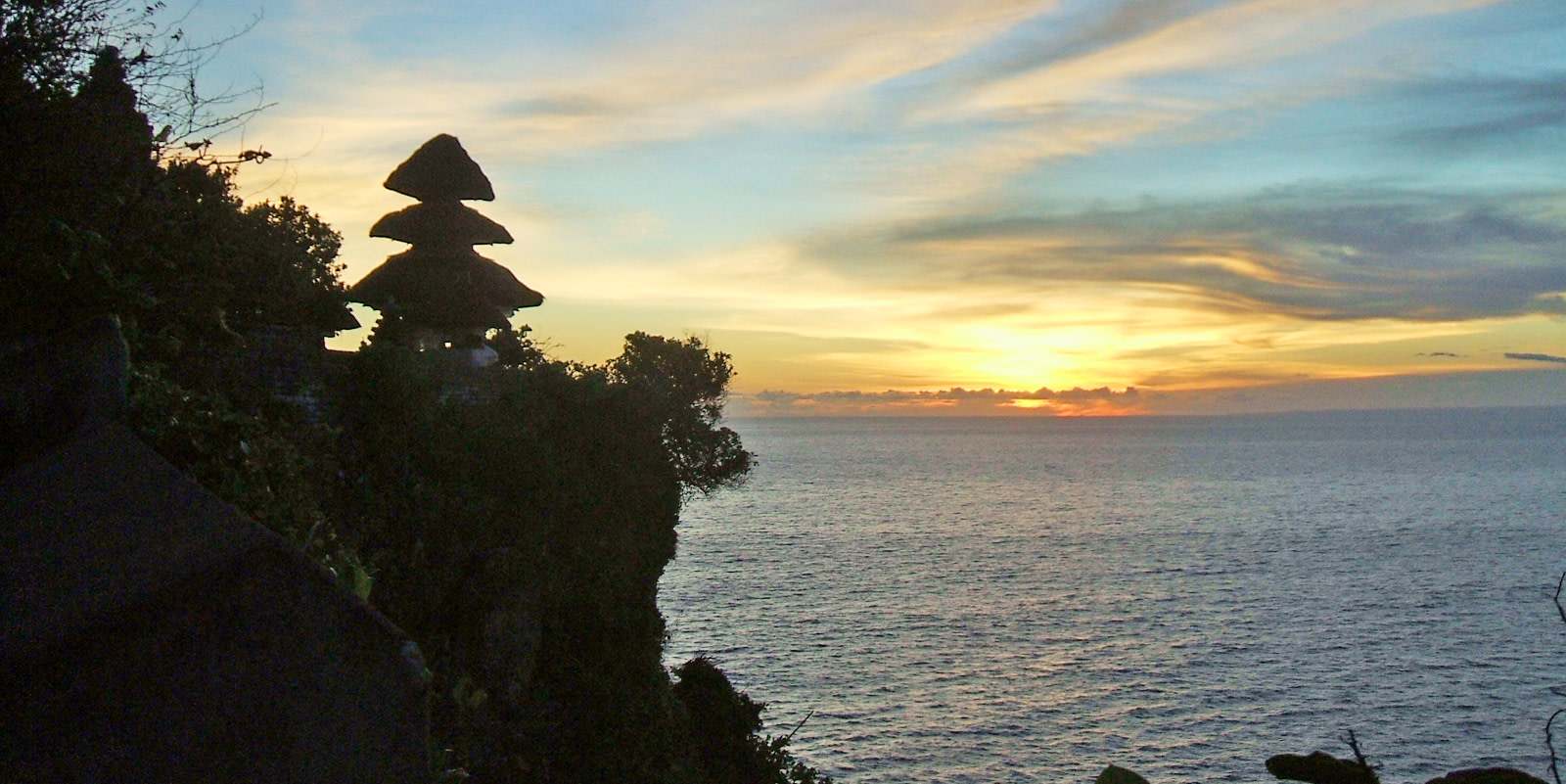 Reiseziel Uluwatu In Indonesien Enchanting Travels