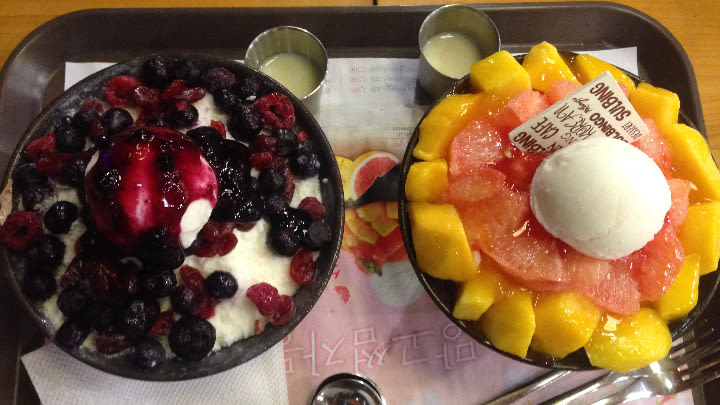 Deliciously sweet bingsu!.