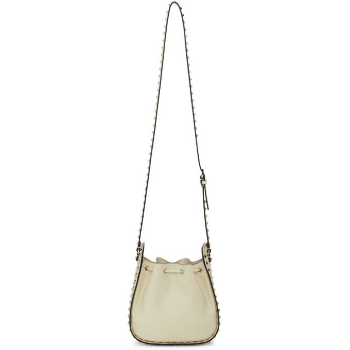 valentino象牙白valentino garavani小号rockstud水桶包