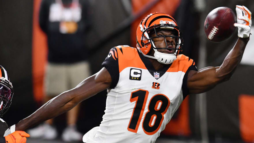 Blockbuster Moves We D Love To See Before Nfl Trade Deadline Yardbarker Blockbuster Moves We D Love To See Before Nfl Trade Deadline Yardbarker