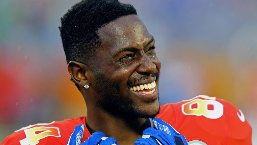 Watch Antonio Brown Arrives To Training Camp In A Helicopter Yardbarker