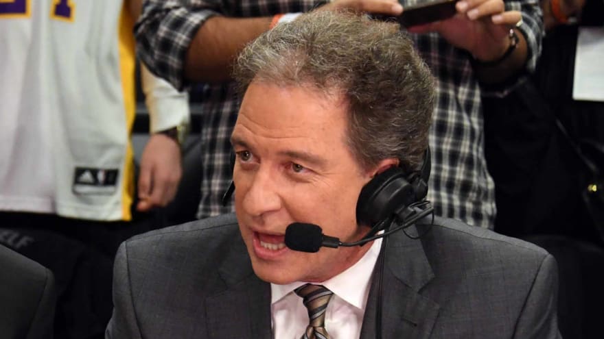 Watch Cbs Announcer Kevin Harlan Gives Perfect Call Of Chiefs Patriots Endings Yardbarker Chiefs 35, chargers 24 (sweeney) | full staff predictions. yardbarker com