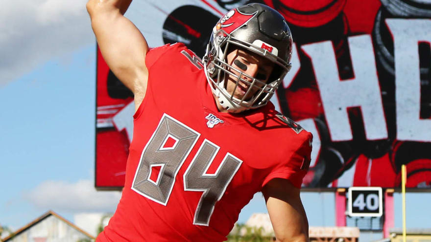 Buccaneers Te Cameron Brate Films Psa After Recovering From Covid 19 Yardbarker