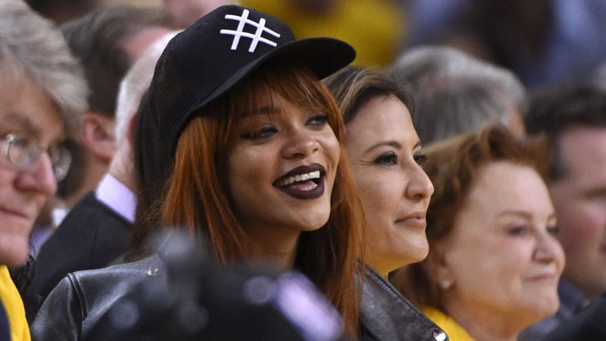 Rihanna Trolls Steph Curry Gives Props To Lebron James Yardbarker