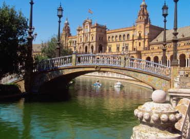 Study Abroad Reviews for API (Academic Programs International): Seville - Gap Year Spanish Language, Business, and Applied/Social Sciences Program