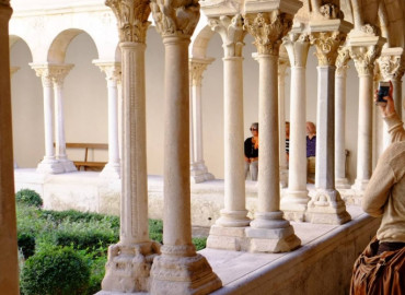 Study Abroad Reviews for College Consortium for International Studies (CCIS): Aix-en-Provence - IAU, French Language and Culture, Winter J-Term