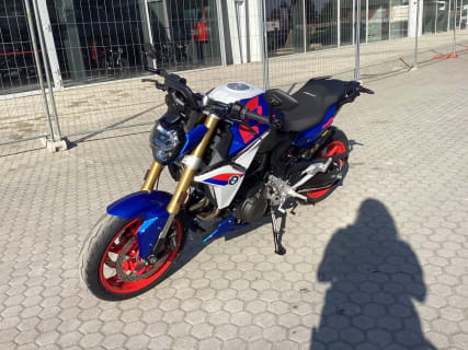 F 900 R