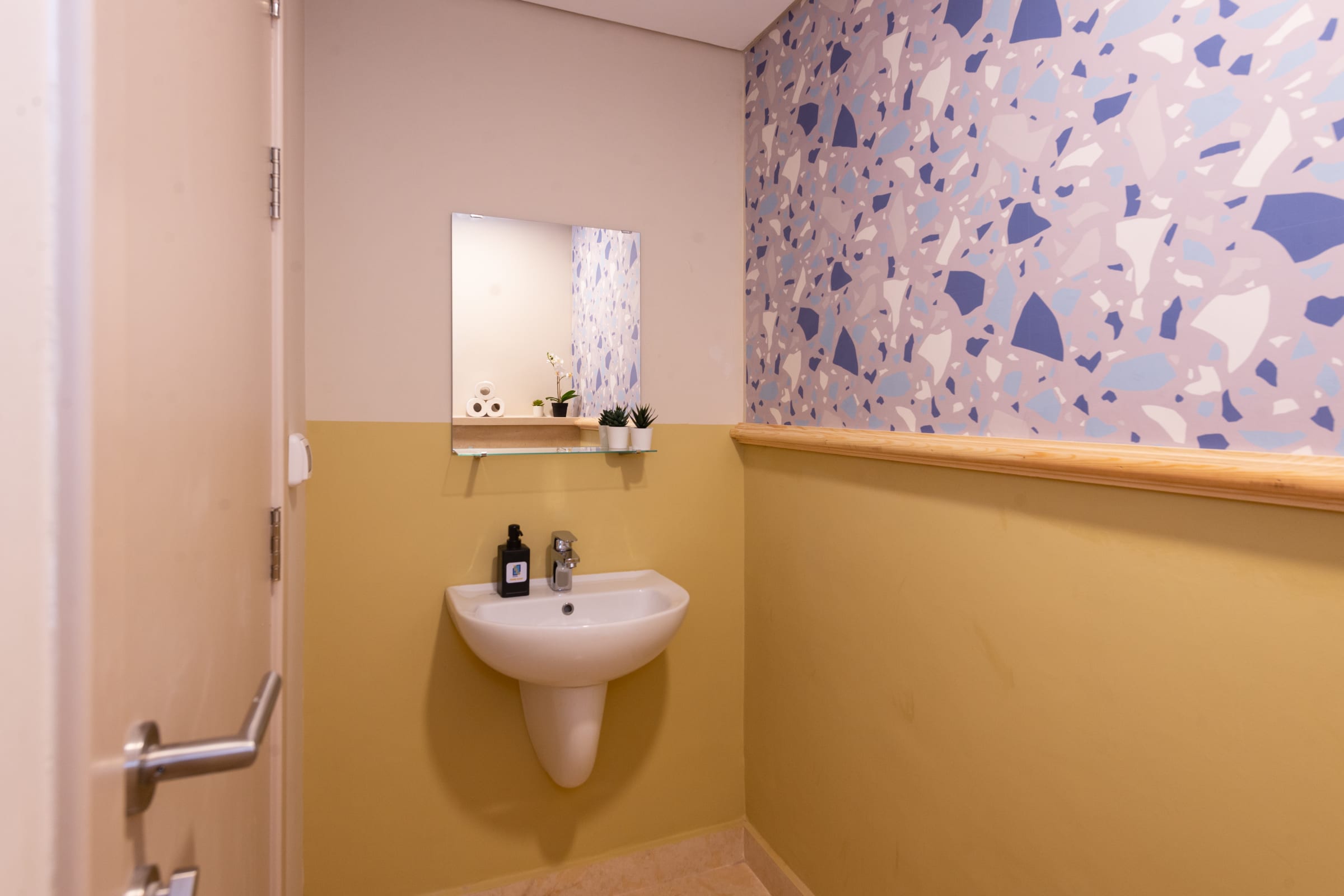 Exotic 1BDR w/ Outdoor Terrace | Pool & Beach Access — Apartment in Mangroovy Residence, El Gouna, Egypt — photo 10