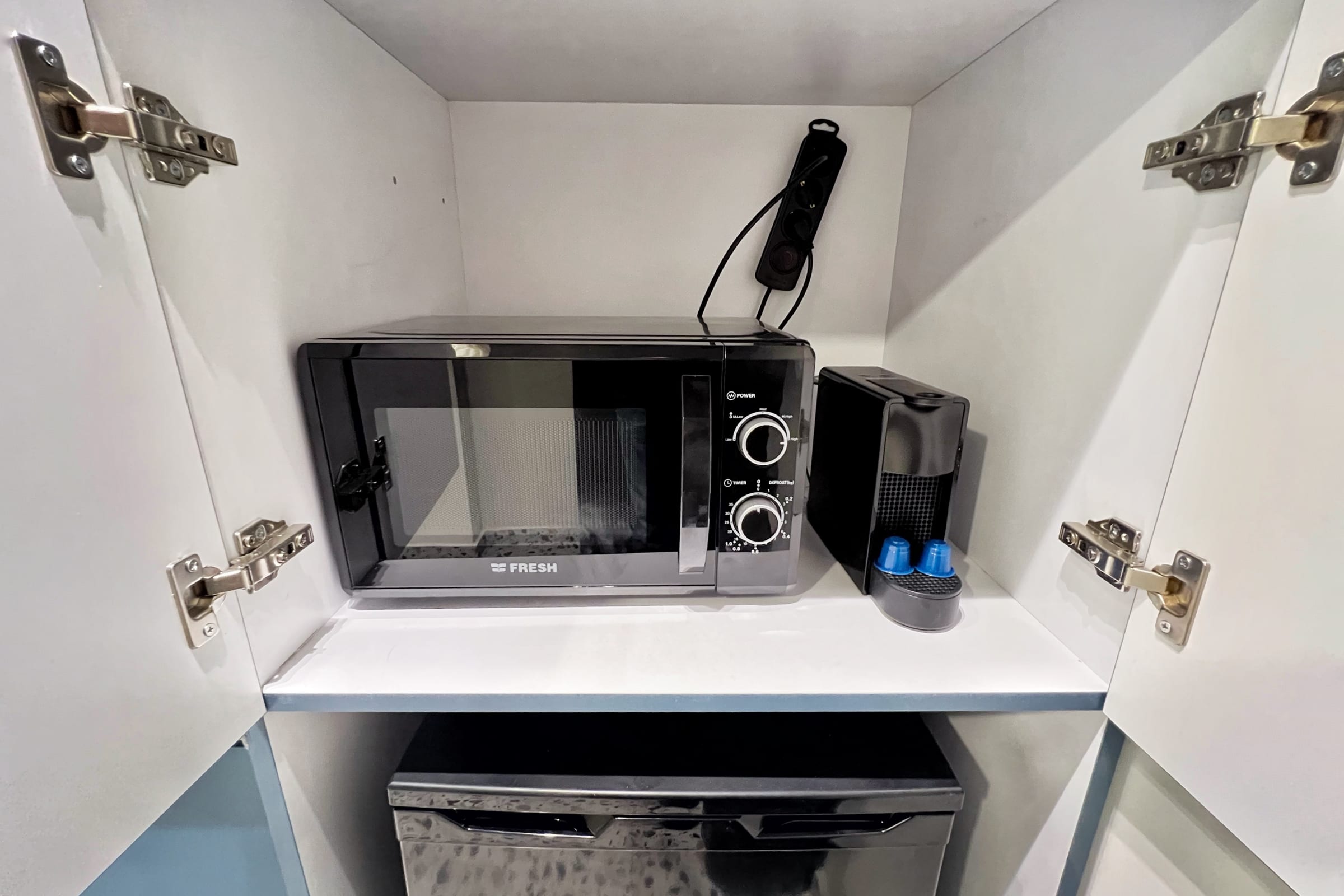 The 1 BDR Cobalt Cube| 5 min to CAI Airport — Apartment in 81 Ashbelya, Sheraton Al Matar, El Nozha, Cairo Governorate 11780, Cairo, Egypt — photo 9