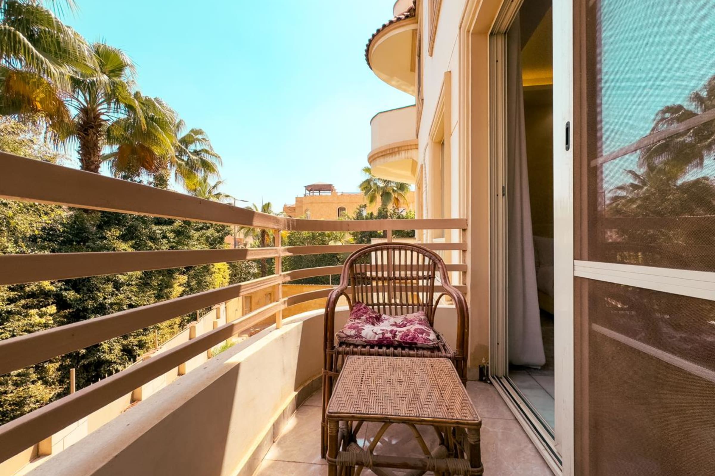 Ample & Artistic 2BDR Apt. | 15 min to CAI Airport — Unit in New Cairo City, Second New Cairo, Cairo Governorate 4732773, Cairo, Egypt — photo 22