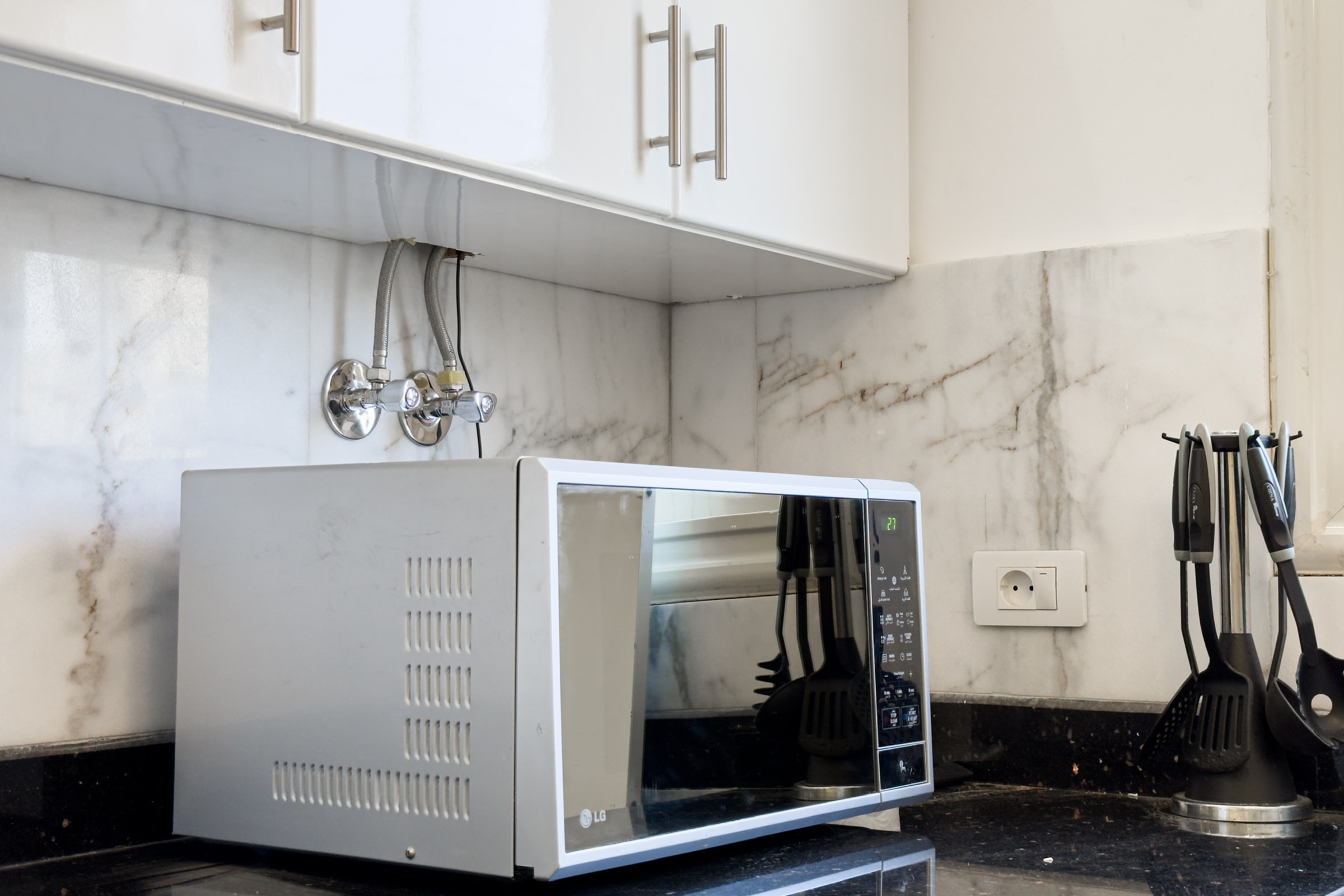 Ample & Artistic 2BDR Apt. | 15 min to CAI Airport — Unit in New Cairo City, Second New Cairo, Cairo Governorate 4732773, Cairo, Egypt — photo 40
