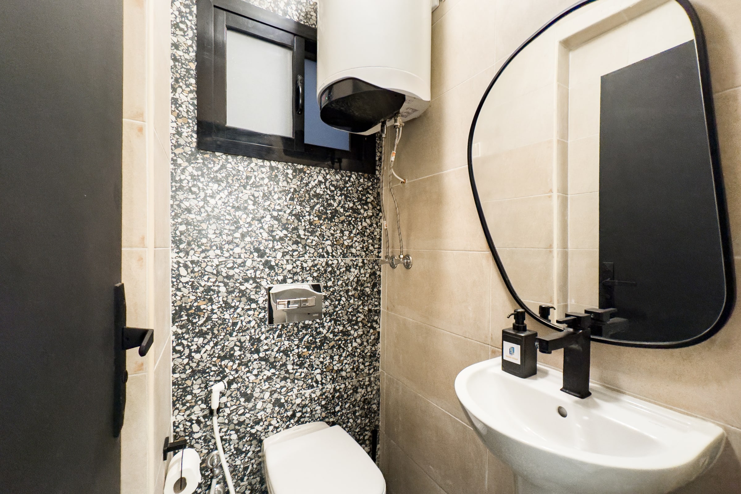 The Groovy 2 BDR Apt. | 5 min to CAI Airport — Apartment in 93 Ashbelya, Sheraton Al Matar, El Nozha, Cairo Governorate 11780, Cairo, Egypt — photo 12