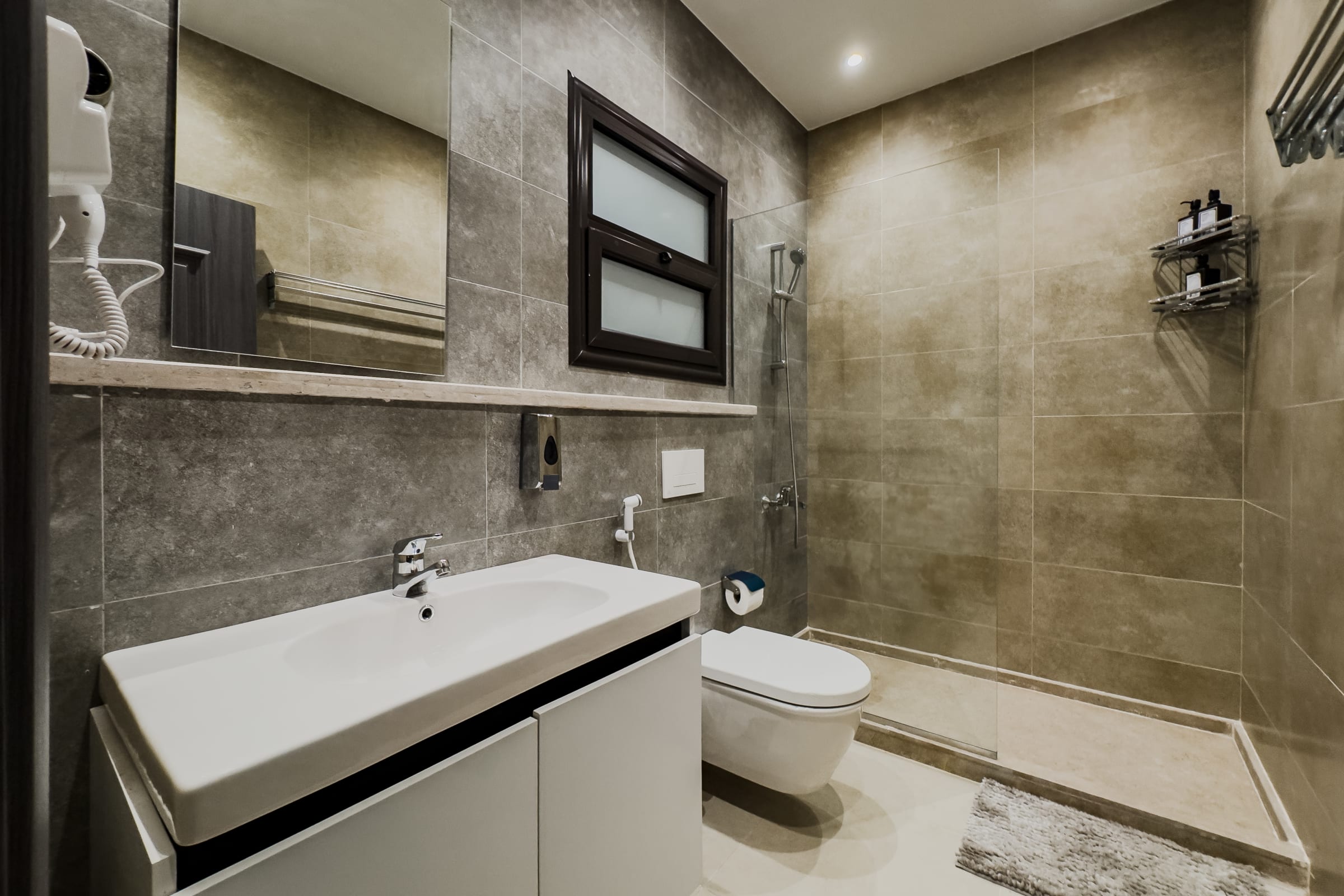 Trendy & Tidy 2BDR Apt. | 5 min To CAI Airport — Apartment in Alnasr Road compound valory- city center almaza, Cairo, Egypt — photo 19