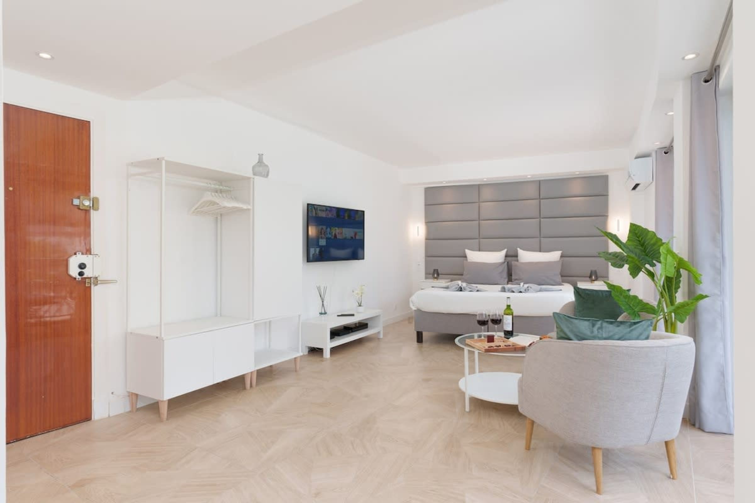 S 2P CANNES AS - Le Louis Blanc