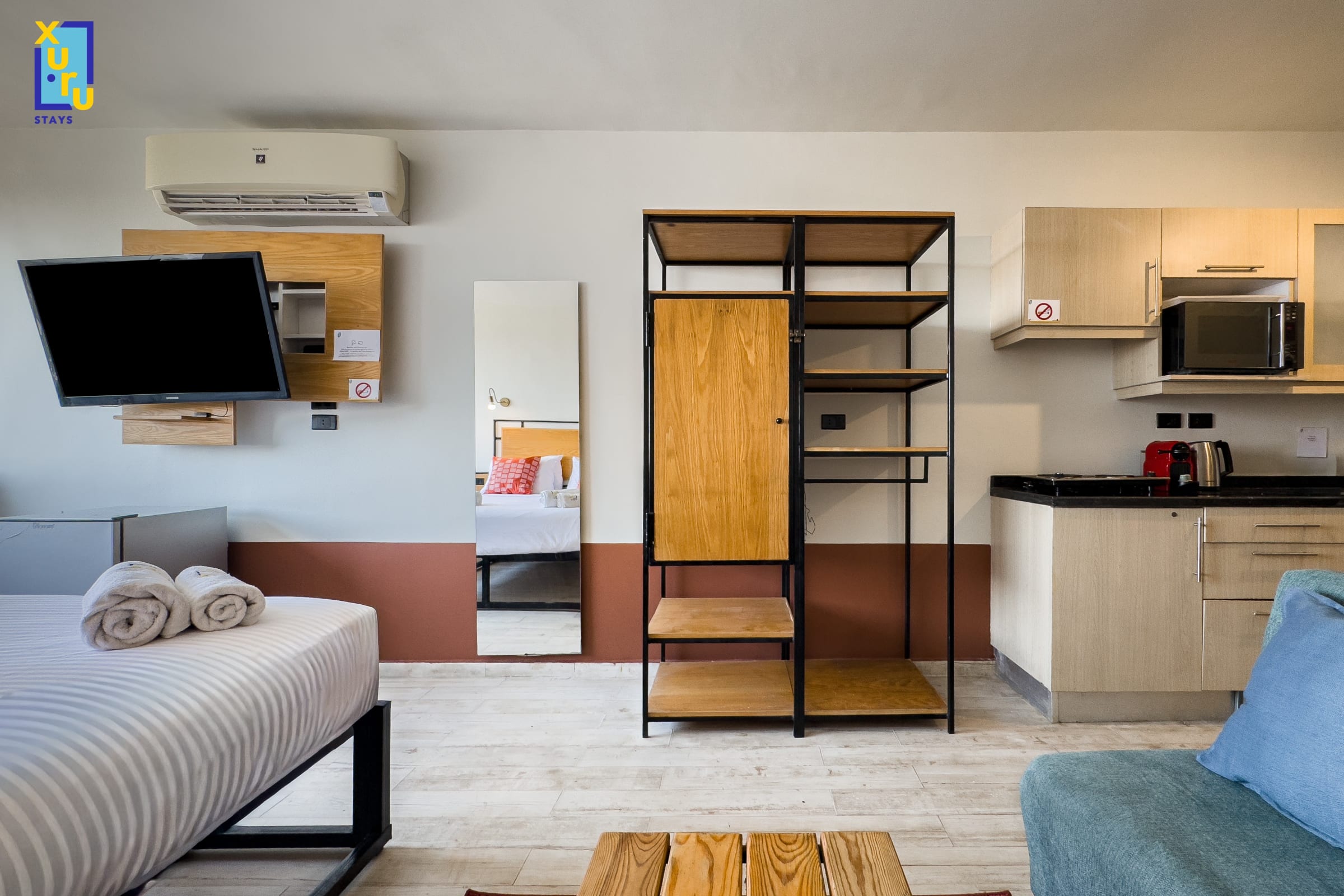Jacuzzi Studio By The Historic Pyramids (Apt.3) 3