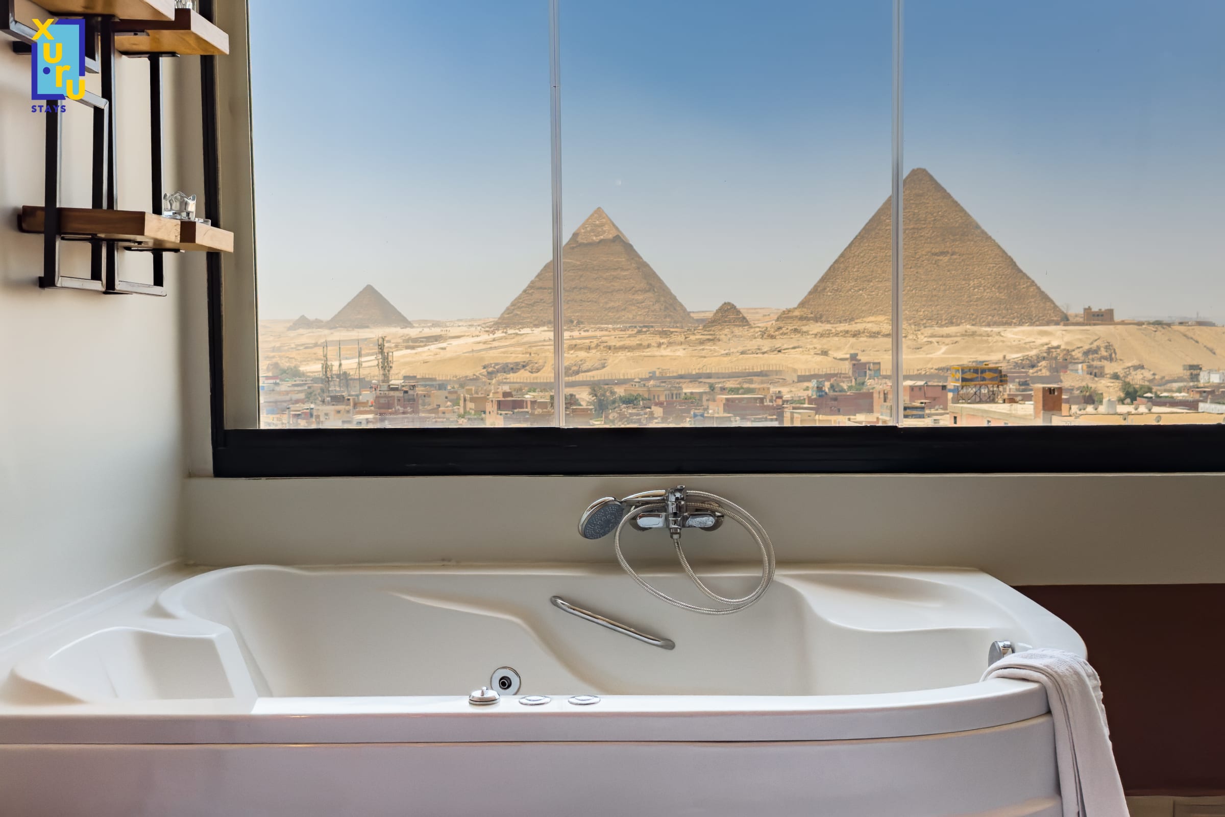 Jacuzzi Studio By The Historic Pyramids (Apt.3) 6