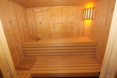 jardin de vies spa, le sauna, sur RV et à régler en plus