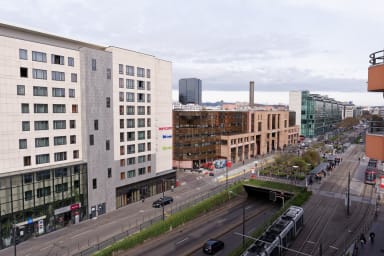 vue rue du balcon , rue de la villette et portes Alpes de la gare part dieu