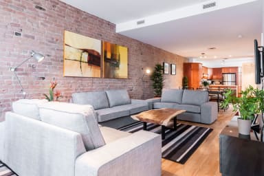 Spacious 3 bedroom apt. Max 10 guests.