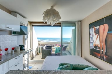 vue du studio Blue beach heliopolis-sejour naturiste et libertin Cap d'Adge.