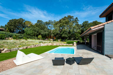 piscine et terrasse