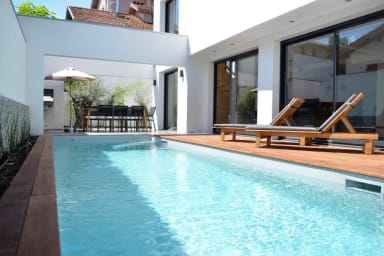 Casa contemporánea con piscina en Biarritz