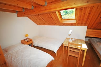 Bedroom n ° 3 - With 4 single beds