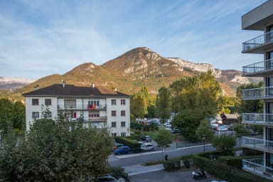 Vue dégagée sur le Parmelan depuis l'appartement