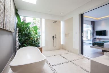 Villa Elisa | 4 bedroom luxury villa walk distance to beach Berawa Canggu