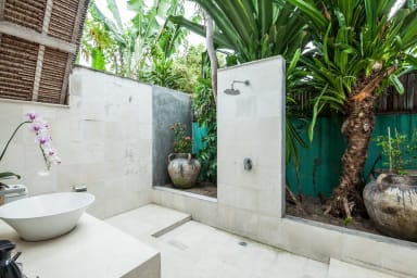 Villa Bora Bora | 5 bedroom private luxury villa in Berawa Canggu
