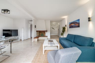 Lei Tapenie 2 par Dodo à Cassis