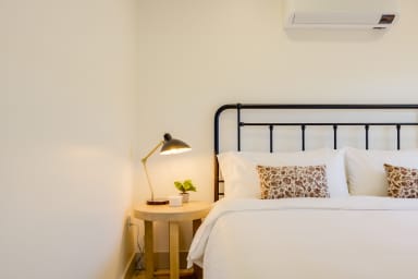 studio with king size bed