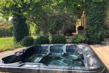 Location saisonnière à Lambesc - Jacuzzi 