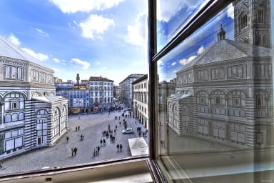 DUOMO apartment unique view!-hosted by Sweetstay