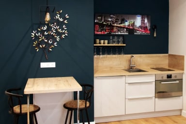 Cuisine totalement neuve et équipée avec son four, son micro onde, son...