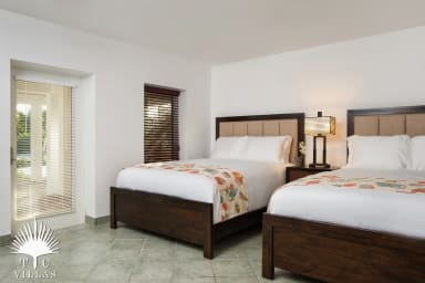 Beach-level bedroom.