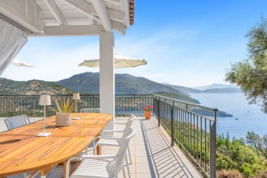 Villa Nikos - Vederi uimitoare și intimitate în Golful Sivota.