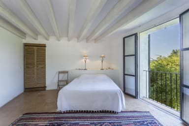A louer sur les hauteurs de Roussillon belle villa avec piscine