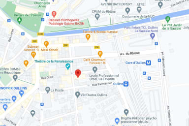 L'appartement se trouve à quelques pas de la gare d'Oullins, des métros et...