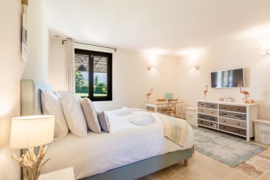 Absolute relaxation for this maison to rent in Ménerbes in Provence