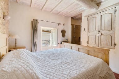Rental with swimming pool in Ménerbes in Provence