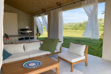 Exceptional property to rent in La Motte d'Aigues swimming pool