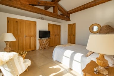 Warm and romantic house to rent in Provence