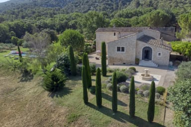 Cosy holidays in a stone house in Menerbes