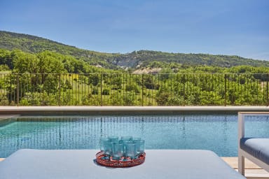 Fabulous views over the Luberon from this stone bastide for rent in Viens