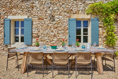 Cosy holidays in a stone house in Viens