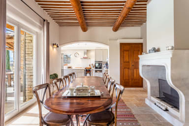 Absolute relaxation for this house to rent in the heart of the Luberon