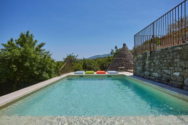 Panorama exceptionnel pour cette villa a louer en Provence
