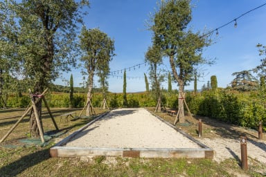 Exceptional property to rent in the heart of the Petit Luberon in Ménerbes