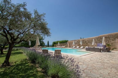Belle maison à louer avec piscine au coeur de la Provence à Villedieu